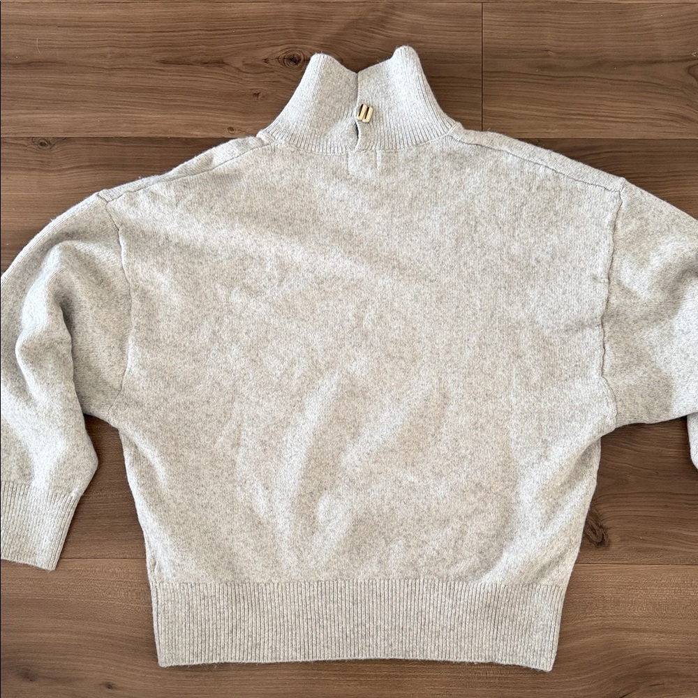 H&M Women's Turtleneck Sweater - Picture 6 of 7